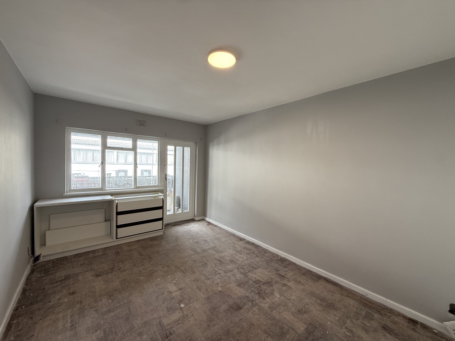 To Let 1 Bedroom Property for Rent in Sea Point Western Cape